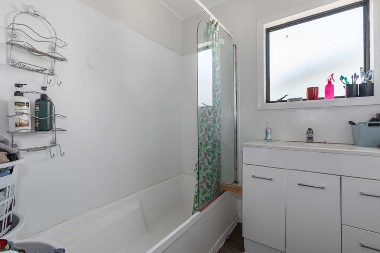 Photo of property in 1/35 Templeton Place, Clendon Park, Auckland, 2103