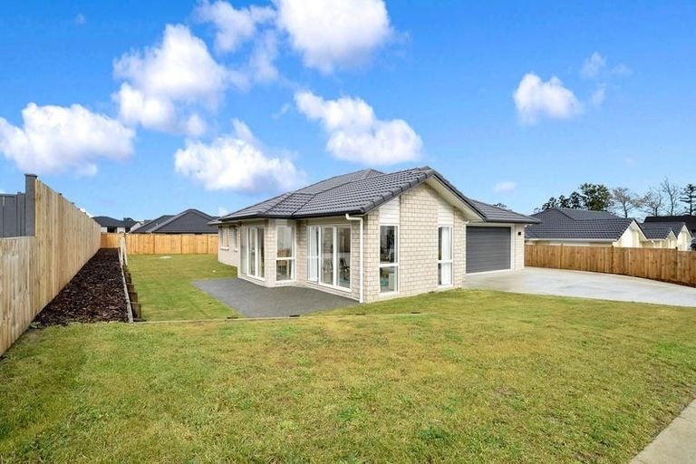 Photo of property in 7 Pohue Avenue, Huapai, Kumeu, 0810