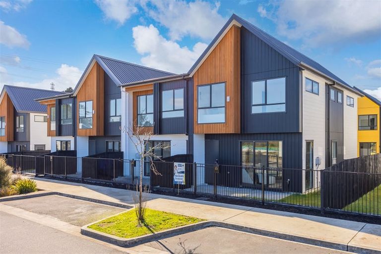 Photo of property in 30 Whakato Avenue, Kumeu, 0810