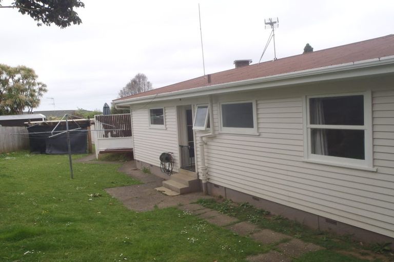 Photo of property in 37 Meilland Place, Glen Eden, Auckland, 0602