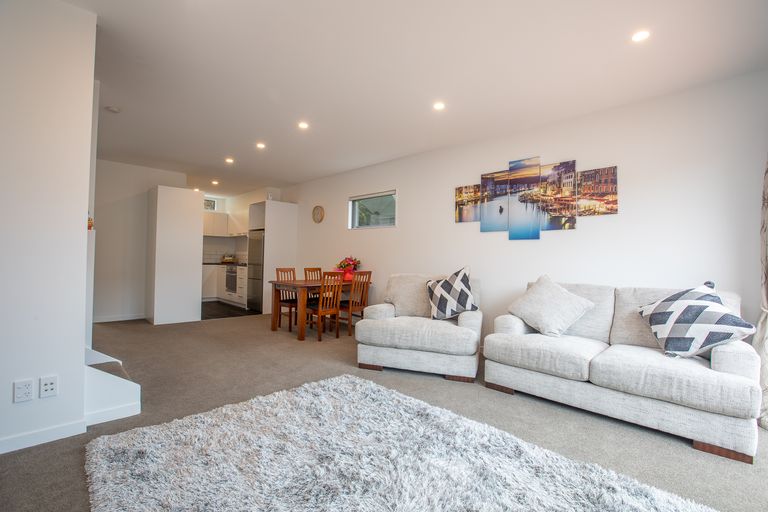 Photo of property in 1/7 Handyside Street, Tawa, Wellington, 5028