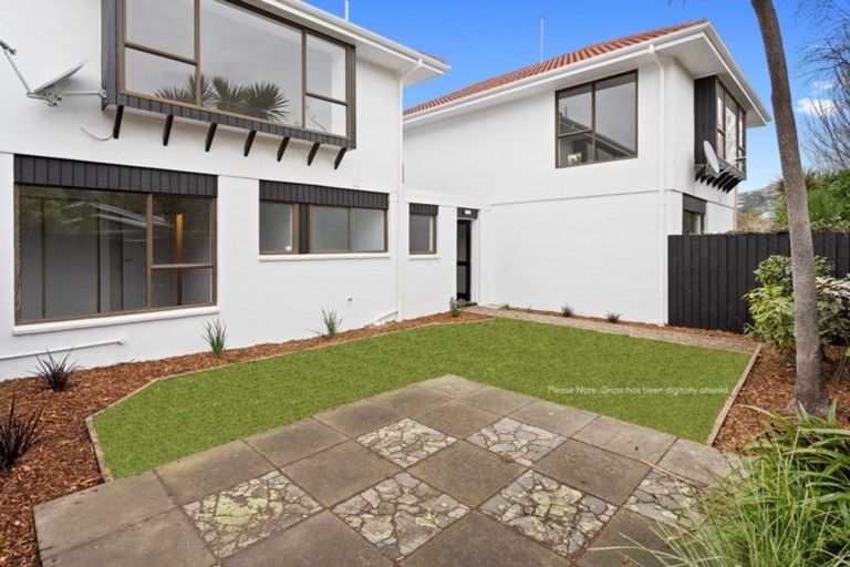 Photo of property in 2/91 Beachville Road, Redcliffs, Christchurch, 8081