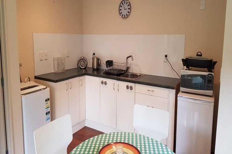 Photo of property in 9 Landvale Court, Browns Bay, Auckland, 0630