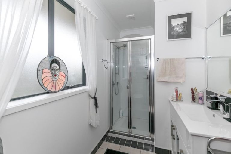 Photo of property in 6 Limousin Place, Grandview Heights, Hamilton, 3200