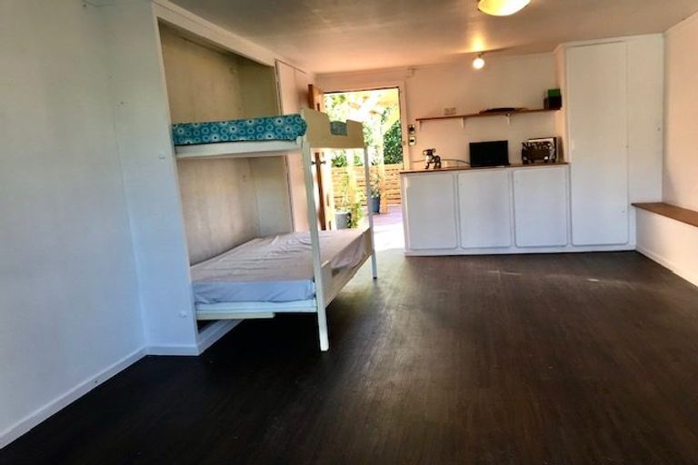 Photo of property in 53 Neal Avenue, Glenfield, Auckland, 0629