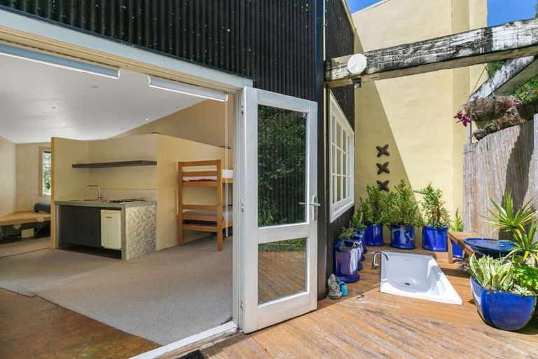 Photo of property in 19 Flays Road, Coromandel, 3506