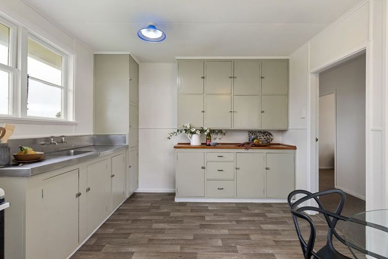 Photo of property in 3 Thames Street, Roslyn, Palmerston North, 4414