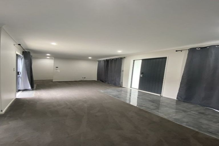 Photo of property in 8b Martin Road, Manurewa, Auckland, 2102