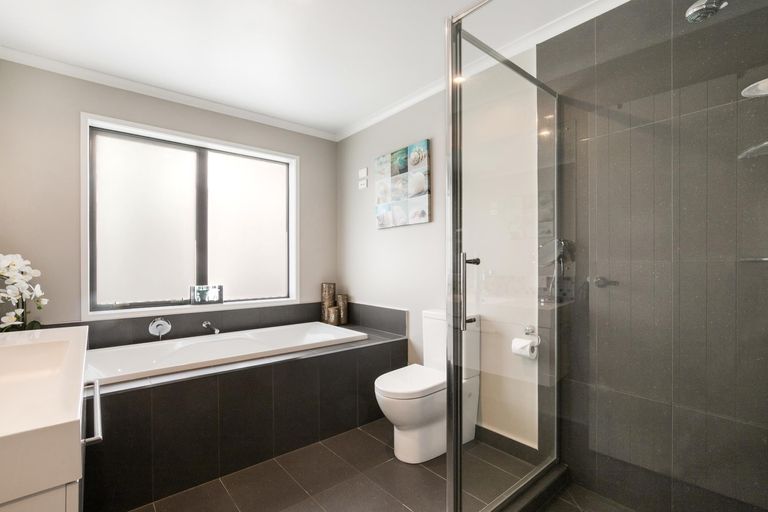 Photo of property in 2 Mirabell Place, Patumahoe, Pukekohe, 2679