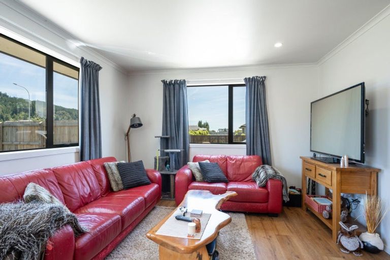 Photo of property in 44 George Fyfe Way, Wakefield, 7025