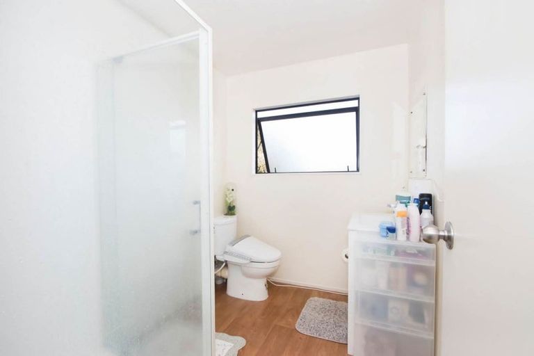 Photo of property in 1/44 Fields Parade, Oteha, Auckland, 0632