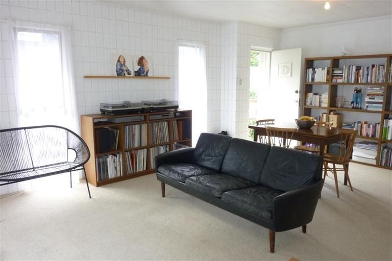 Photo of property in 85a Dignan Street, Point Chevalier, Auckland, 1022