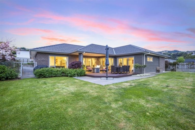 Photo of property in 19 Flotilla Place, Whitby, Porirua, 5024