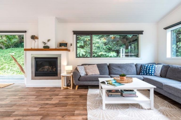 Photo of property in 17 Glen Brook Road, Omiha, Waiheke Island, 1081