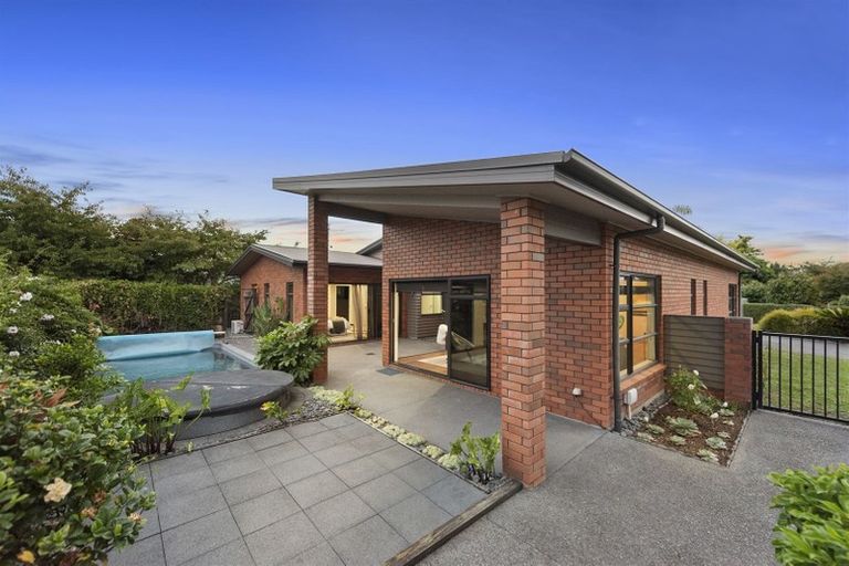 Photo of property in 32 Somerton Drive, Huntington, Hamilton, 3210