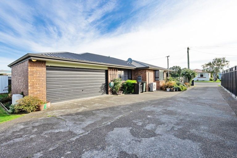 Photo of property in 37 Renfrew Street, Waikiwi, Invercargill, 9810