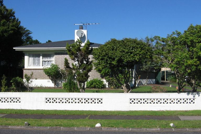Photo of property in 135 Edgewater Drive, Pakuranga, Auckland, 2010