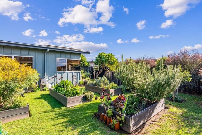 Photo of property in 30 Pharazyn Avenue, Waikanae Beach, Waikanae, 5036