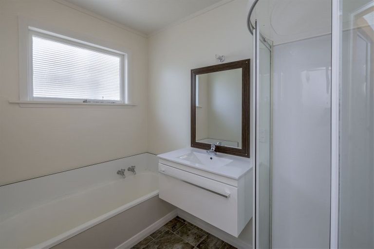 Photo of property in 154 Weraroa Road, Levin, 5510