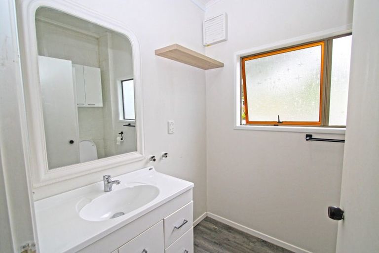 Photo of property in 1/4 Kenmore Street, Westown, New Plymouth, 4310