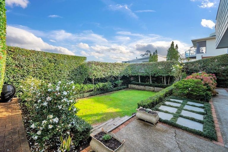 Photo of property in 2/14 Pine Ridge Terrace, Hauraki, Auckland, 0622