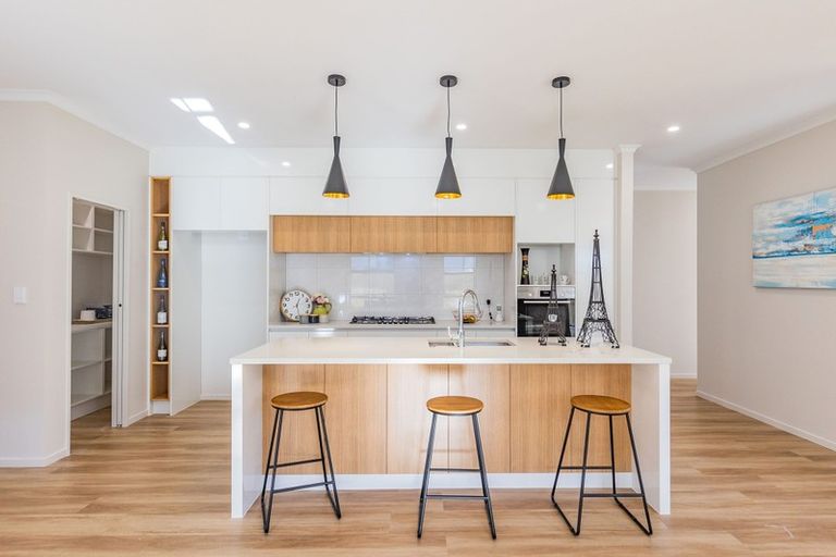 Photo of property in 3 Vintry Drive, Kumeu, 0810