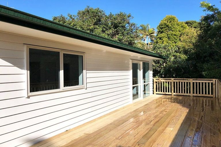 Photo of property in 42 Elliston Crescent, Stanmore Bay, Whangaparaoa, 0932