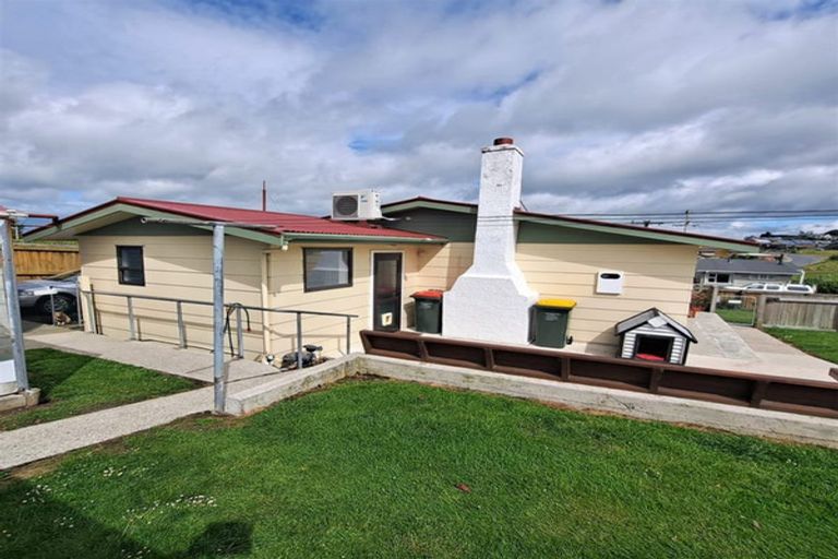Photo of property in 6 Cambridge Street, Balclutha, 9230