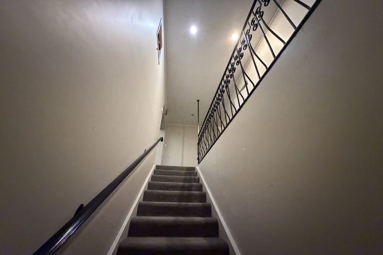 Photo of property in 113 Redoubt Road, Goodwood Heights, Auckland, 2105