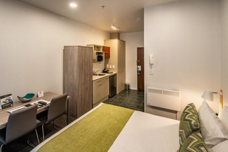 Photo of property in Atrium Towers, 4f/154 The Terrace, Wellington Central, Wellington, 6011