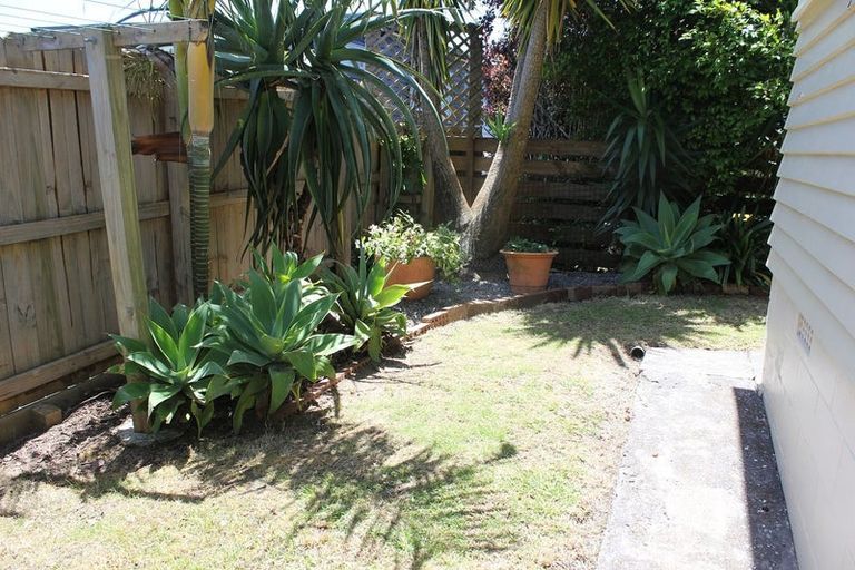 Photo of property in 2/24 Abercrombie Street, Howick, Auckland, 2014