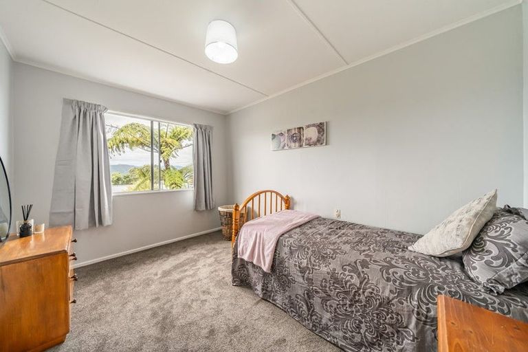 Photo of property in 6 Eastview Grove, Normandale, Lower Hutt, 5010