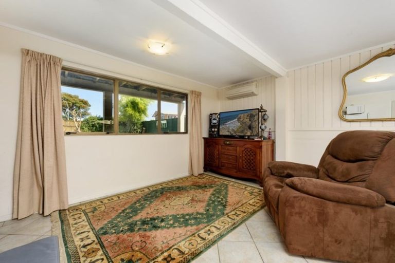 Photo of property in 4 Moorea Place, Mount Maunganui, 3116