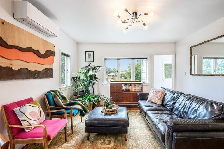 Photo of property in 18 Kamara Road, Glen Eden, Auckland, 0602