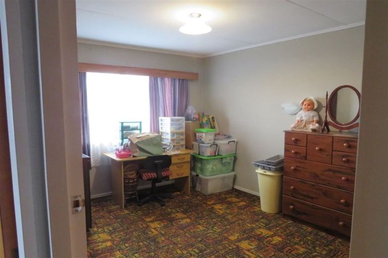 Photo of property in 37 Power Street, Levin, 5510