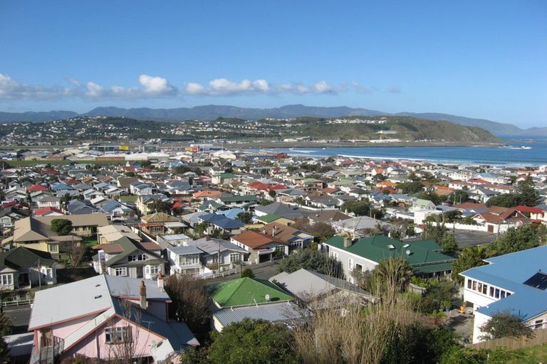 Photo of property in 10 Buckingham Street, Melrose, Wellington, 6023