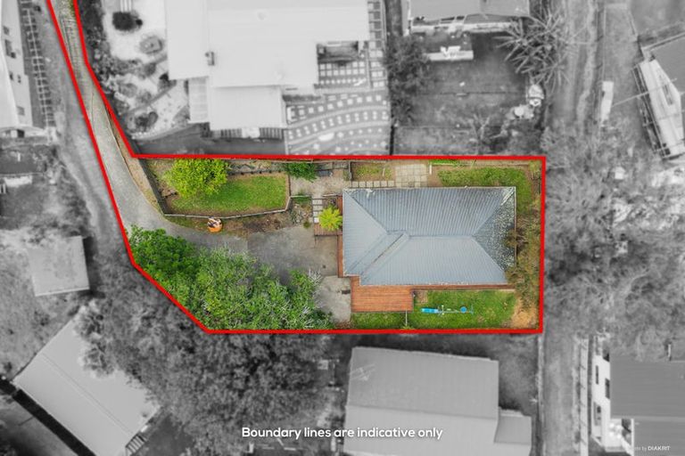 Photo of property in 2/27 Hillcrest Road, Papatoetoe, Auckland, 2025
