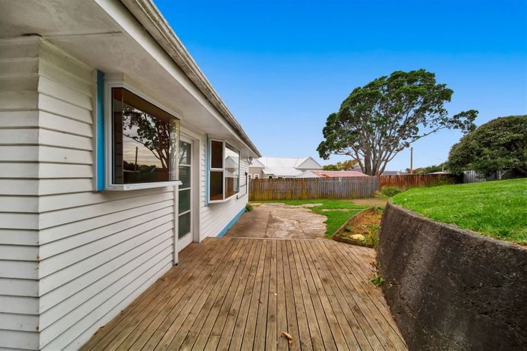Photo of property in 11 Gordon Street, Glen Avon, New Plymouth, 4312