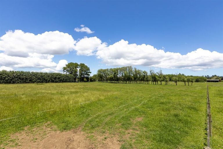 Photo of property in 76 Riverland Road, Kumeu, 0892