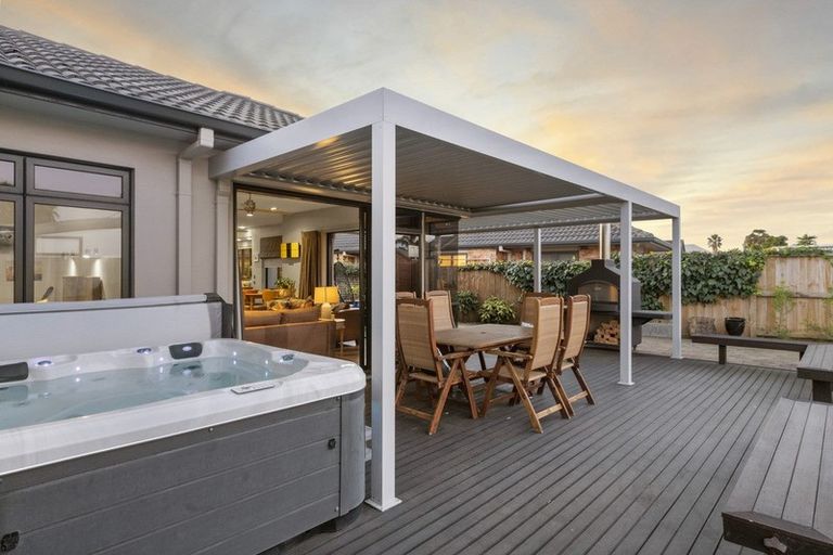 Photo of property in 35 Aranui Drive, Papamoa Beach, Papamoa, 3118