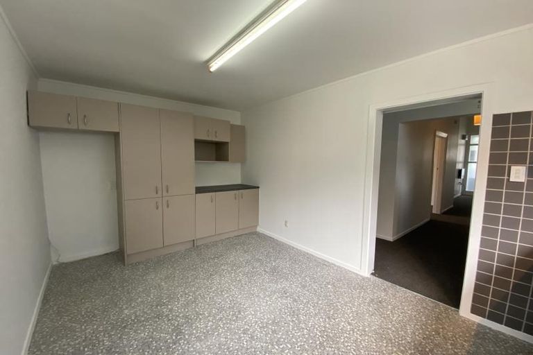 Photo of property in 173 Onepu Road, Lyall Bay, Wellington, 6022