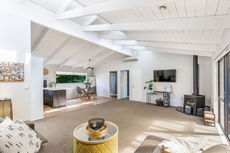 Photo of property in 10 Tokay Place, Huapai, Kumeu, 0810