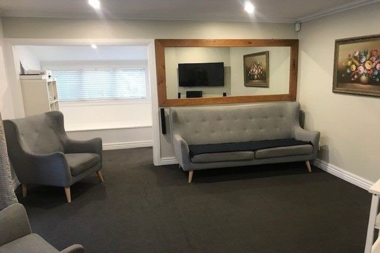 Photo of property in 2/40 Killarney Avenue, Torbay, Auckland, 0630