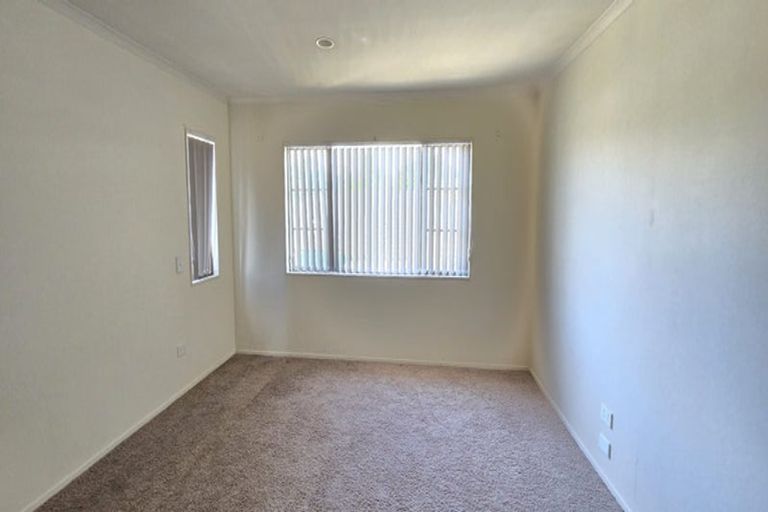 Photo of property in 12 Glanmire Place, Flat Bush, Auckland, 2016
