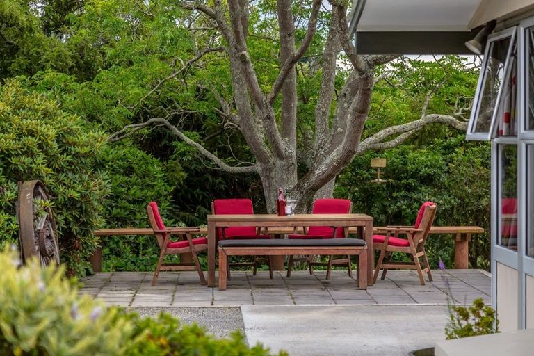 Photo of property in 22 Tiratu Road, Dannevirke, 4976