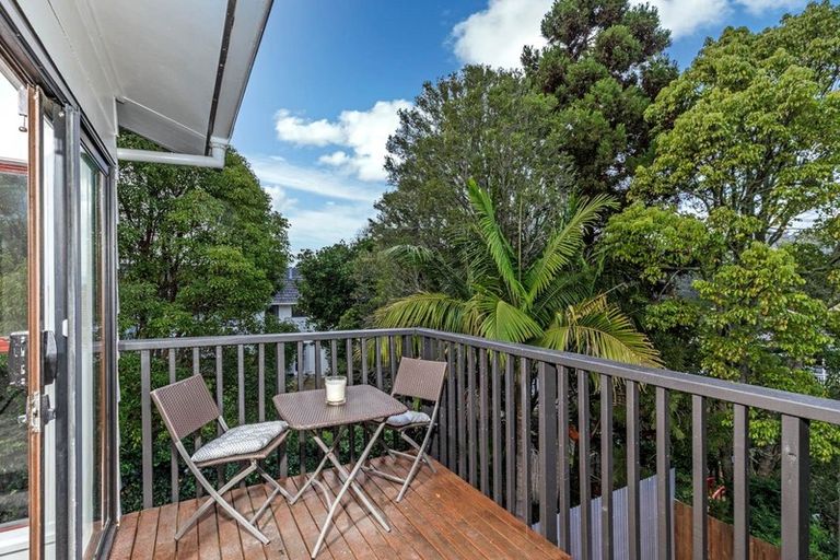 Photo of property in 2/16 John Downs Drive, Browns Bay, Auckland, 0630