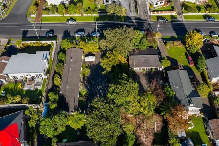 Photo of property in 51 Wairau Road, Picton, 7220