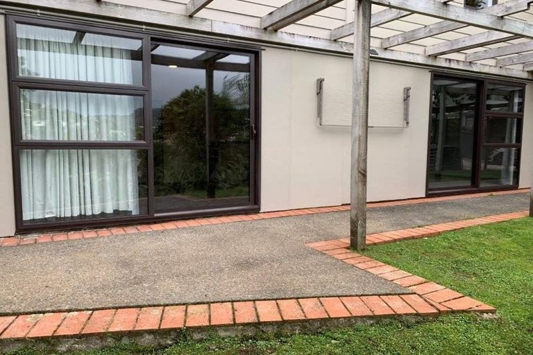 Photo of property in 3 Chevalier Way, Crofton Downs, Wellington, 6035