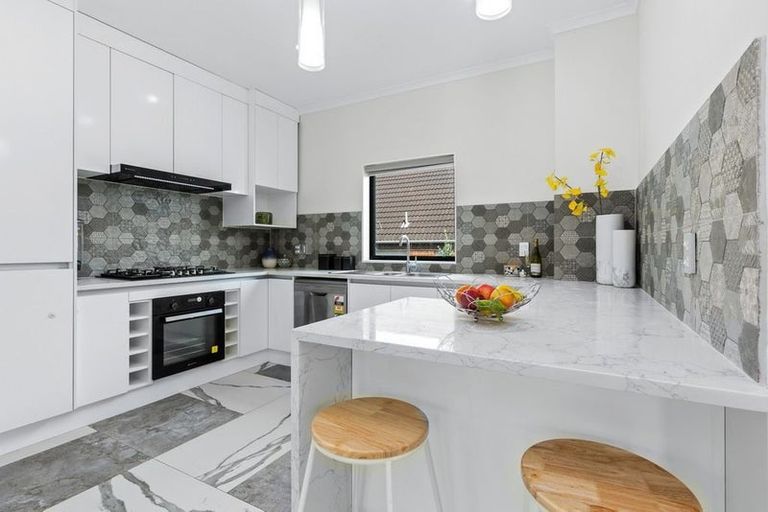 Photo of property in 4225b Great North Road, Glendene, Auckland, 0602