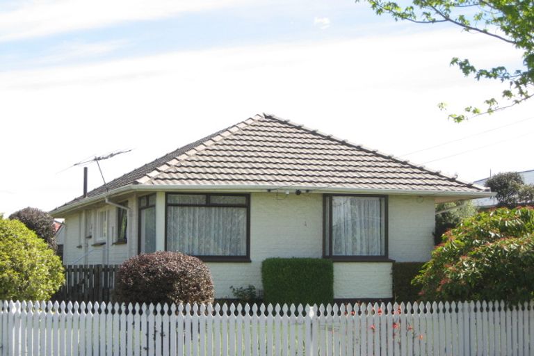 Photo of property in 12 Wingate Street, Redwood, Christchurch, 8051